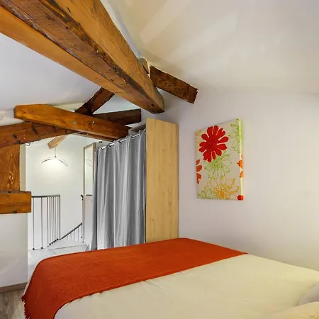 Jolie Duplex Avec Patio *