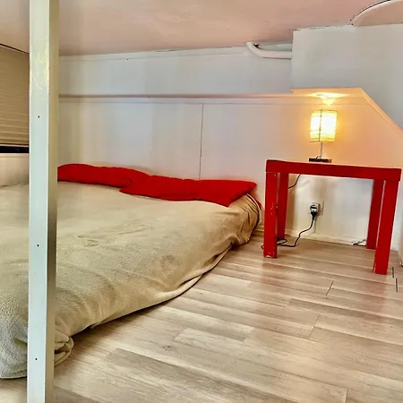 Palais Monty Yourhosthelper