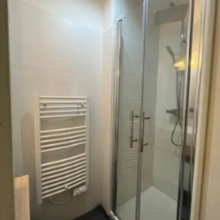 Apartment Free Parking! 3 Pieces Calme Proche Port & Centre