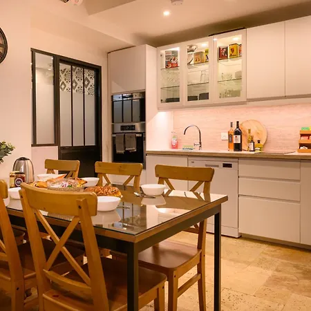 Magnifique Au Centre-ville De Apartamento *