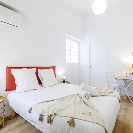 1 Bdr Duplex Downtown - Ac * Nice