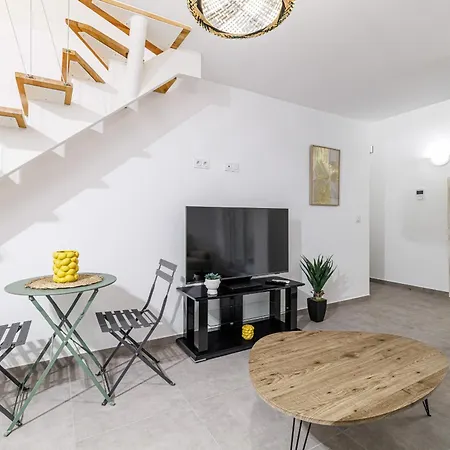 Apartment 1 Bdr Duplex Downtown - Ac Nice