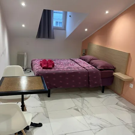 Hostal Lyonnais Niza