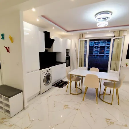 Apartment Cozy Downtown 2 Bedroom 1 Min 1 Min Tramway 10min Airport Air Conditionner *
