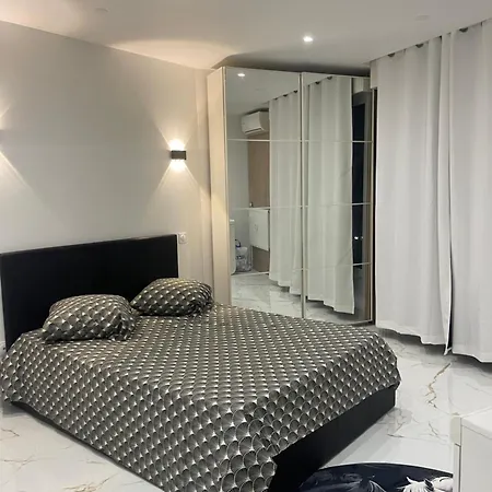 Cozy Downtown 2 Bedroom 1 Min 1 Min Tramway 10min Airport Air Conditionner Apartment Nice