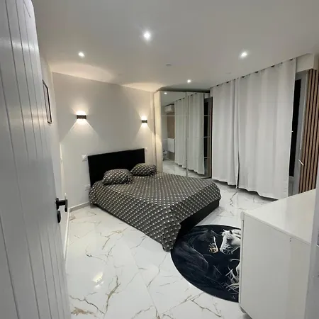 Cozy Downtown 2 Bedroom 1 Min 1 Min Tramway 10min Airport Air Conditionner * Nice