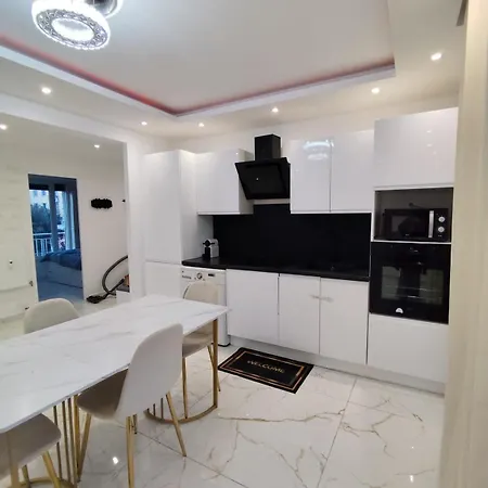 Apartment Cozy Downtown 2 Bedroom 1 Min 1 Min Tramway 10min Airport Air Conditionner *
