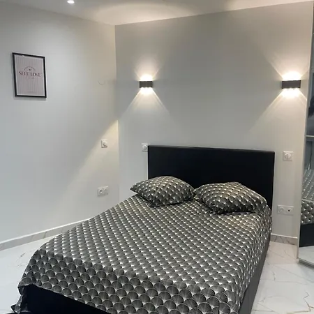 Apartment Cozy Downtown 2 Bedroom 1 Min 1 Min Tramway 10min Airport Air Conditionner