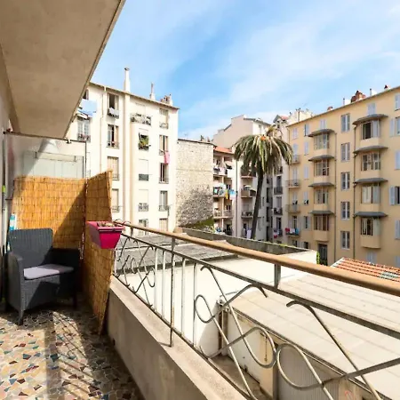 Apartment Beautiful & Spacious 2 Bed Near Center *