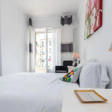 Beautiful & Spacious 2 Bed Near Center Apartment