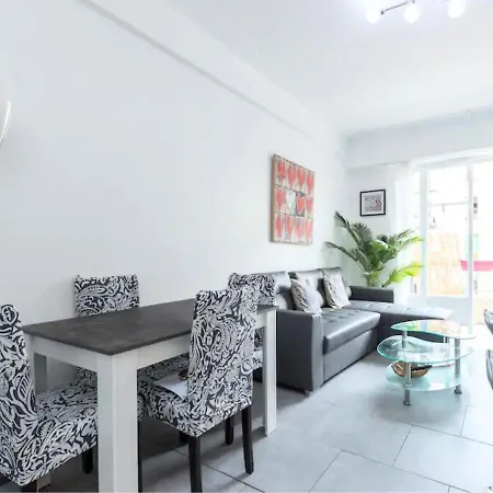 Apartment Beautiful & Spacious 2 Bed Near Center *