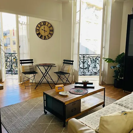 Apartment En Plein Coeur De *