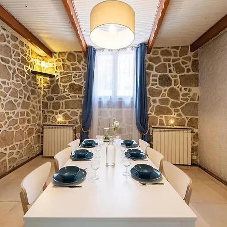 Maison De Familiale, 5 Chambres, Terrasse, A 20 Minutes Du Centre Nice