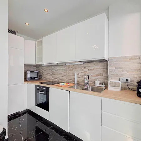 Apartment Promenade Des - Vue Mer, Ac, 2pers Nice