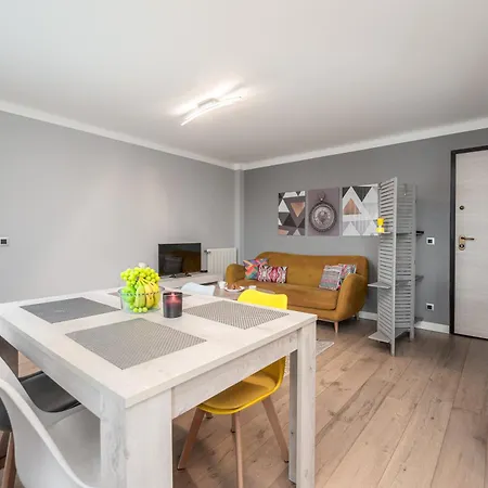 Apartment Cozy Close To Port Of *