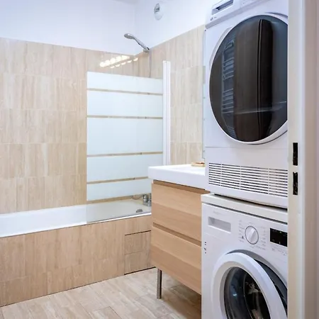 Apartment Rivoli- Quiet Apartment, Close To Negresco Nice