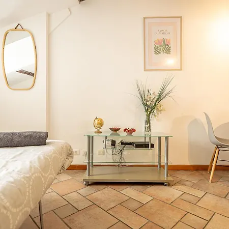 Gold Town Apartment