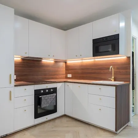 Apartment Beautiful 3 Rooms, Carre D 'or