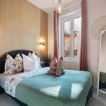 Apartment Renting - 8bonaparte - Architect Loft Luxury 4 Bedrooms View Place Du Pin