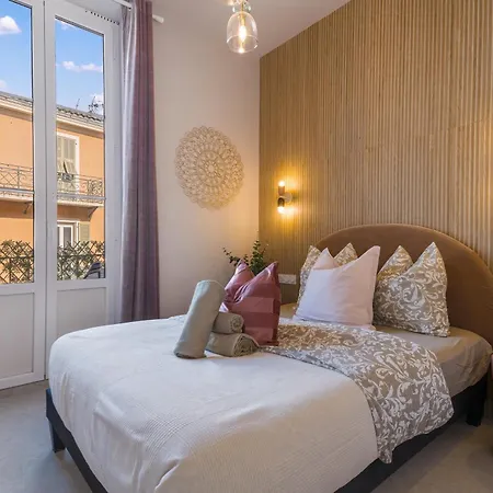 Apartment Renting - 8bonaparte - Architect Loft Luxury 4 Bedrooms View Place Du Pin