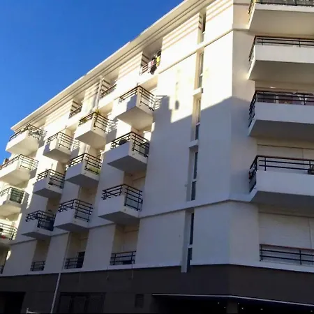 Apartment Nid Douillet Proche Tramway, A 20 Minutes Nice