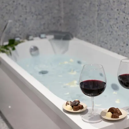 Lavie Maison Sauna And Hot Tub Seaside