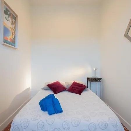 - Beautiful Bright - 10 Min Apartament Nicea