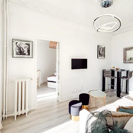 #12 1bdr Joffre, 5min From Old Town Ac & Wifi Apartment