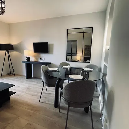 Apartment Avec Terrasse - Palais Historique A *