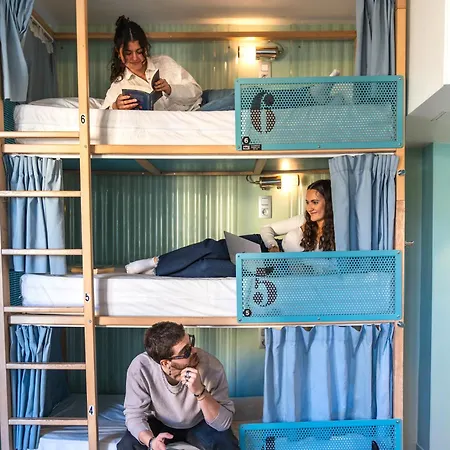 Ozz By Happyculture Hostel *
