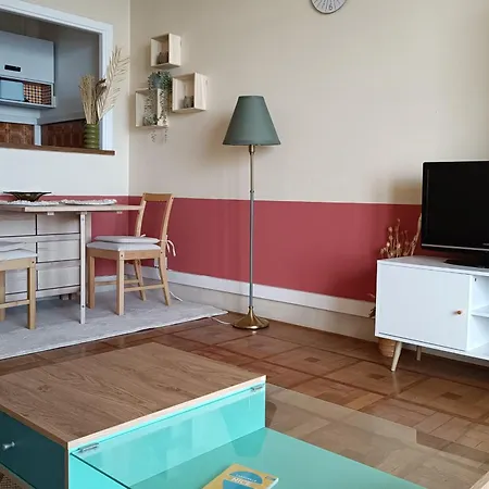 Charming T1 With Terrace And Sea View