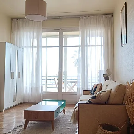 Charming T1 With Terrace And Sea View Nice