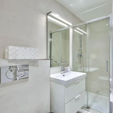 Flat With Balcony 15min From Promenade Des Apartment *