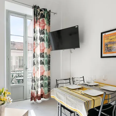 Jaune Fshh Hotel apartamentowy *