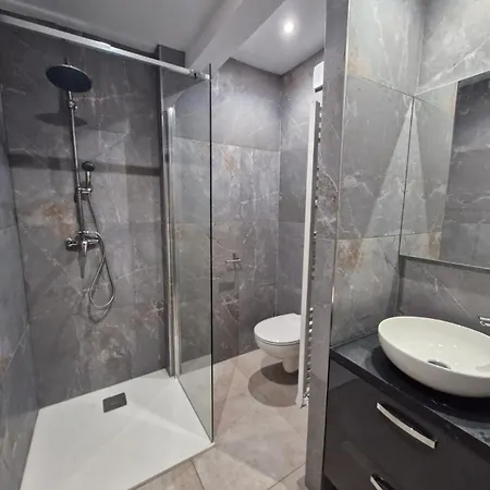 Apartment 1 Pegurier