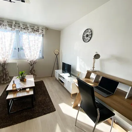 Bel 2 Pieces - 10min De La Apartment