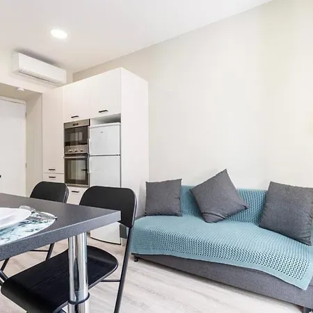 1 Bed, Center Of With Ac Apartment *