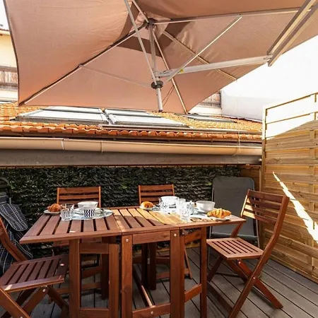 1 Bed, Center Of With Ac Apartment
