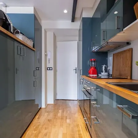 Duplex Center Of With Ac Apartment