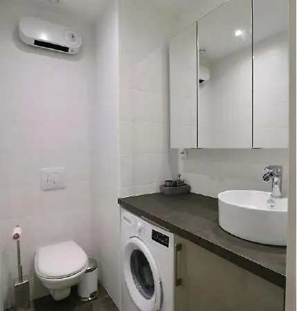 3 Pieces 55m2 - 30 M De La Apartment Nice