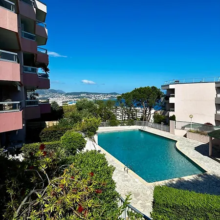 Superbe 2 Pieces Avec Piscine * Nice
