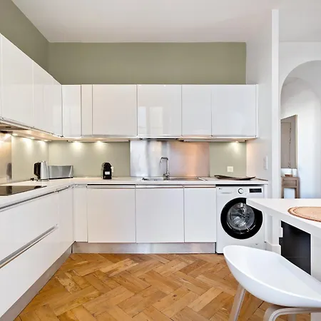 Apartment Renting - Victor - Historic Palace Luxury 3 Bedrooms Parking