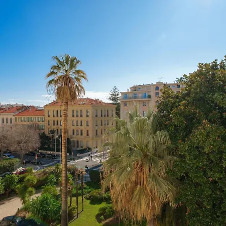 Apartment Renting - Victor - Historic Palace Luxury 3 Bedrooms Parking