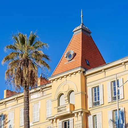 Apartment Renting - Victor - Historic Palace Luxury 3 Bedrooms Parking