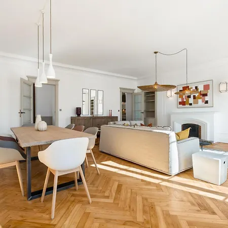 Apartment Renting - Victor - Historic Palace Luxury 3 Bedrooms Parking *