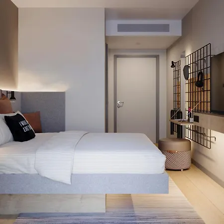 Moxy Hotel *