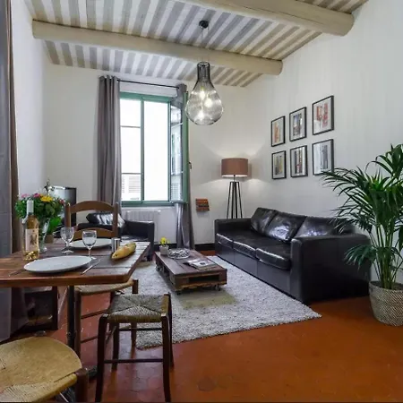 Authentique 2 Piece Dans Le Vieux-nice Nice