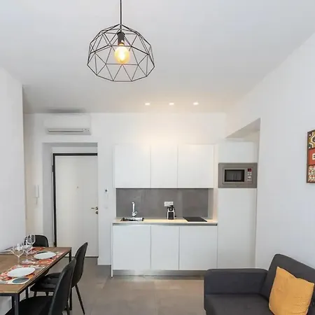 Cozy 2 Pieces, Emplacement Ideal - Wifi, Ac, 4pers Apartment Nice