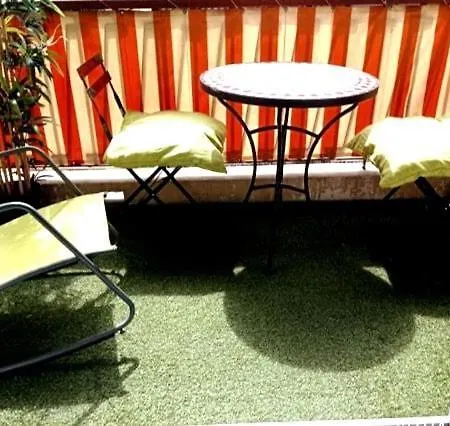 Beautiful Flat 6 People Center Town Apartment *