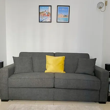 Iconic Flat